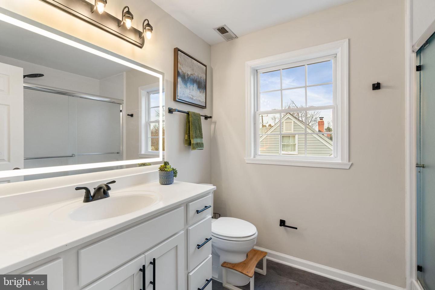 4009 ROBERTS RD, FAIRFAX, Virginia 22032, 7 Bedrooms Bedrooms, 18 Rooms Rooms,4 BathroomsBathrooms,Residential,For sale,4009 ROBERTS RD,VAFC2007616 MLS # VAFC2007616