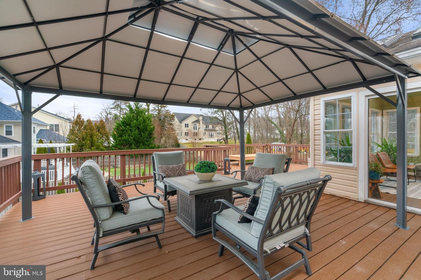 4009 ROBERTS RD, FAIRFAX, Virginia 22032, 7 Bedrooms Bedrooms, 18 Rooms Rooms,4 BathroomsBathrooms,Residential,For sale,4009 ROBERTS RD,VAFC2007616 MLS # VAFC2007616