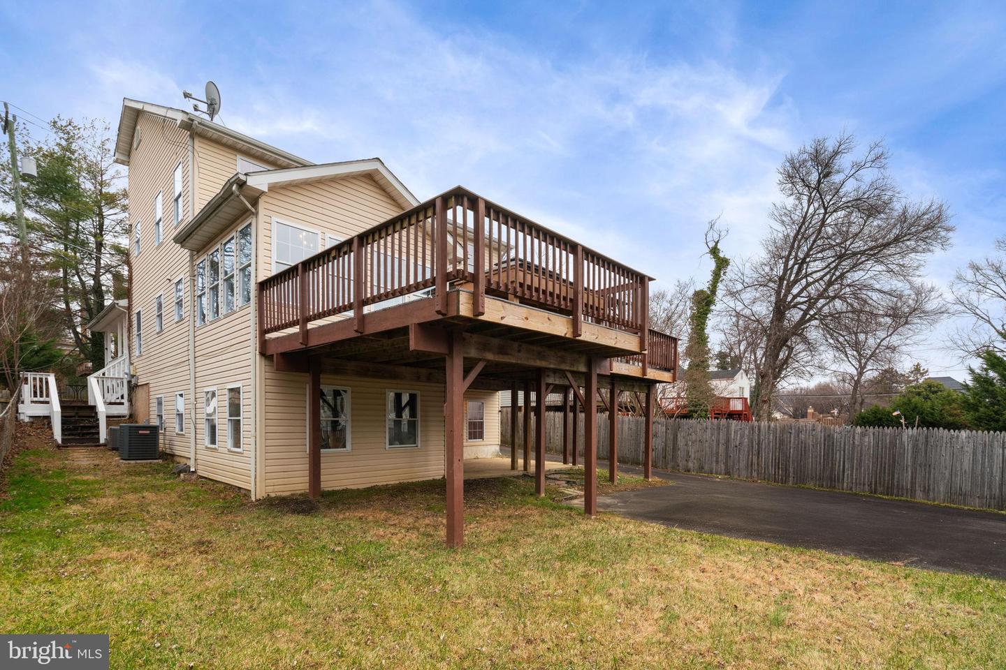 4009 ROBERTS RD, FAIRFAX, Virginia 22032, 7 Bedrooms Bedrooms, 18 Rooms Rooms,4 BathroomsBathrooms,Residential,For sale,4009 ROBERTS RD,VAFC2007616 MLS # VAFC2007616