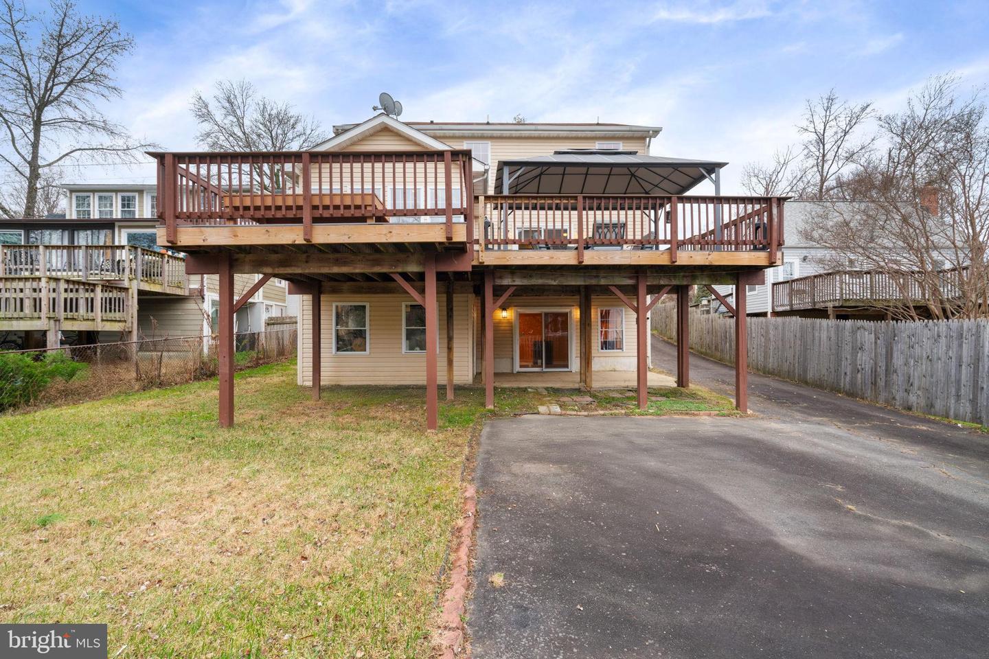 4009 ROBERTS RD, FAIRFAX, Virginia 22032, 7 Bedrooms Bedrooms, 18 Rooms Rooms,4 BathroomsBathrooms,Residential,For sale,4009 ROBERTS RD,VAFC2007616 MLS # VAFC2007616