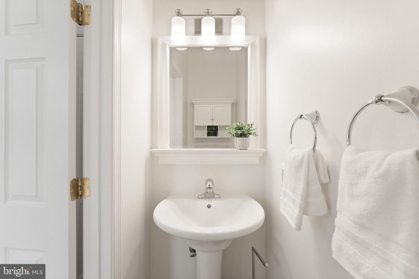 607 TALMADGE CT SE, LEESBURG, Virginia 20175, 5 Bedrooms Bedrooms, ,3 BathroomsBathrooms,Residential,For sale,607 TALMADGE CT SE,VALO2113476 MLS # VALO2113476