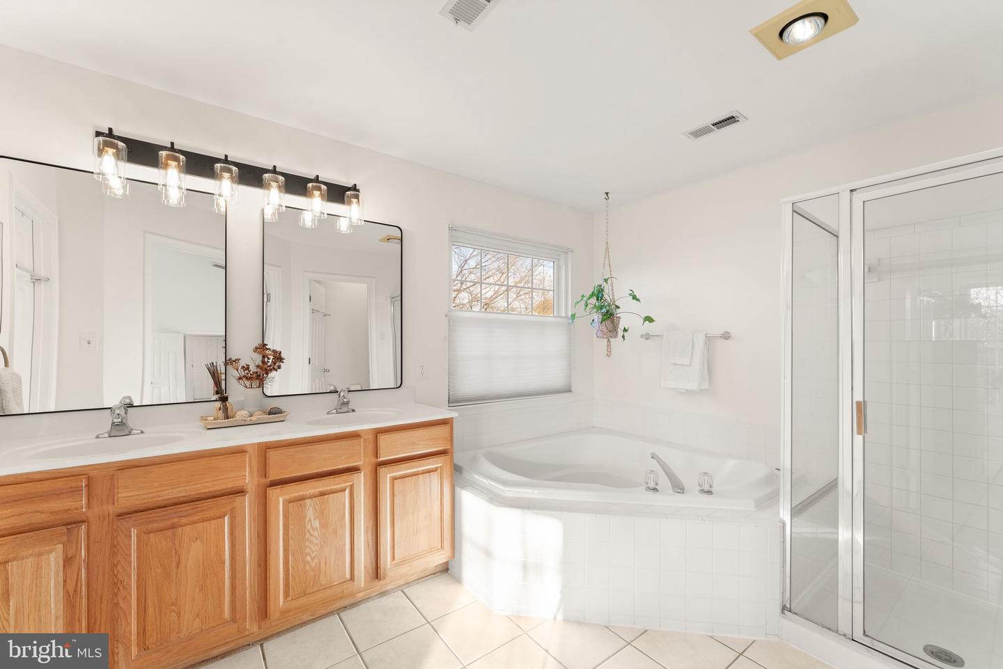 607 TALMADGE CT SE, LEESBURG, Virginia 20175, 5 Bedrooms Bedrooms, ,3 BathroomsBathrooms,Residential,For sale,607 TALMADGE CT SE,VALO2113476 MLS # VALO2113476