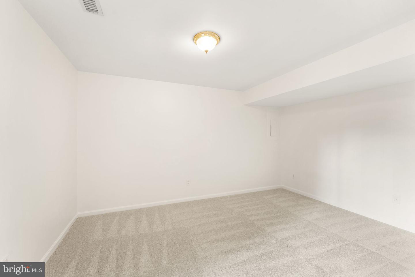 607 TALMADGE CT SE, LEESBURG, Virginia 20175, 5 Bedrooms Bedrooms, ,3 BathroomsBathrooms,Residential,For sale,607 TALMADGE CT SE,VALO2113476 MLS # VALO2113476