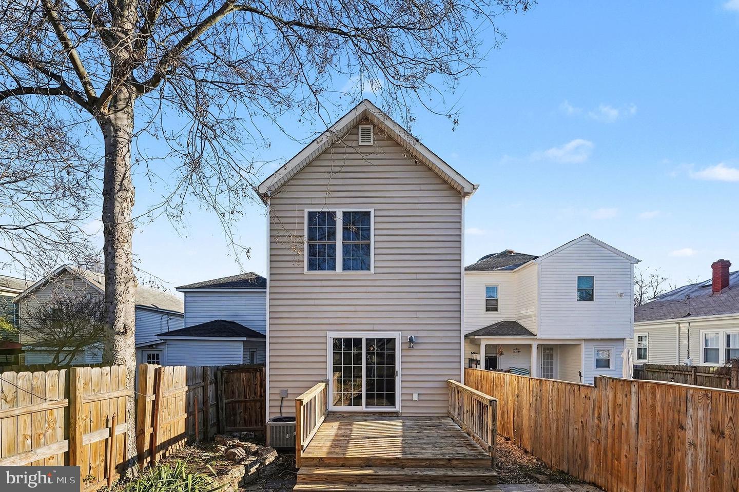 606 SHEPHERD ST, FREDERICKSBURG, Virginia 22401, 3 Bedrooms Bedrooms, ,2 BathroomsBathrooms,Residential,For sale,606 SHEPHERD ST,VAFB2009490 MLS # VAFB2009490