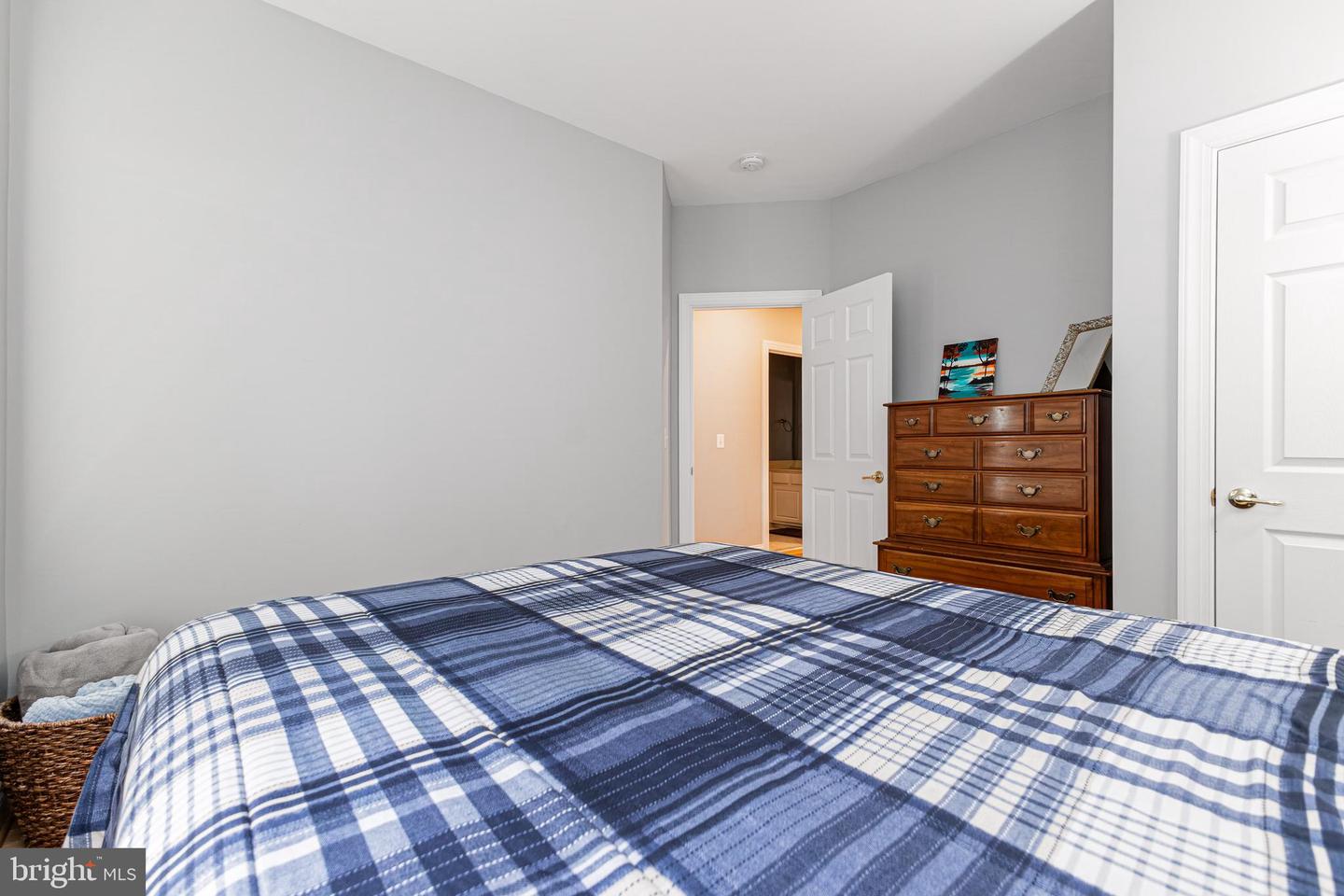 15922 GREYMILL MANOR DR, HAYMARKET, Virginia 20169, 3 Bedrooms Bedrooms, 11 Rooms Rooms,2 BathroomsBathrooms,Residential,For sale,15922 GREYMILL MANOR DR,VAPW2110074 MLS # VAPW2110074