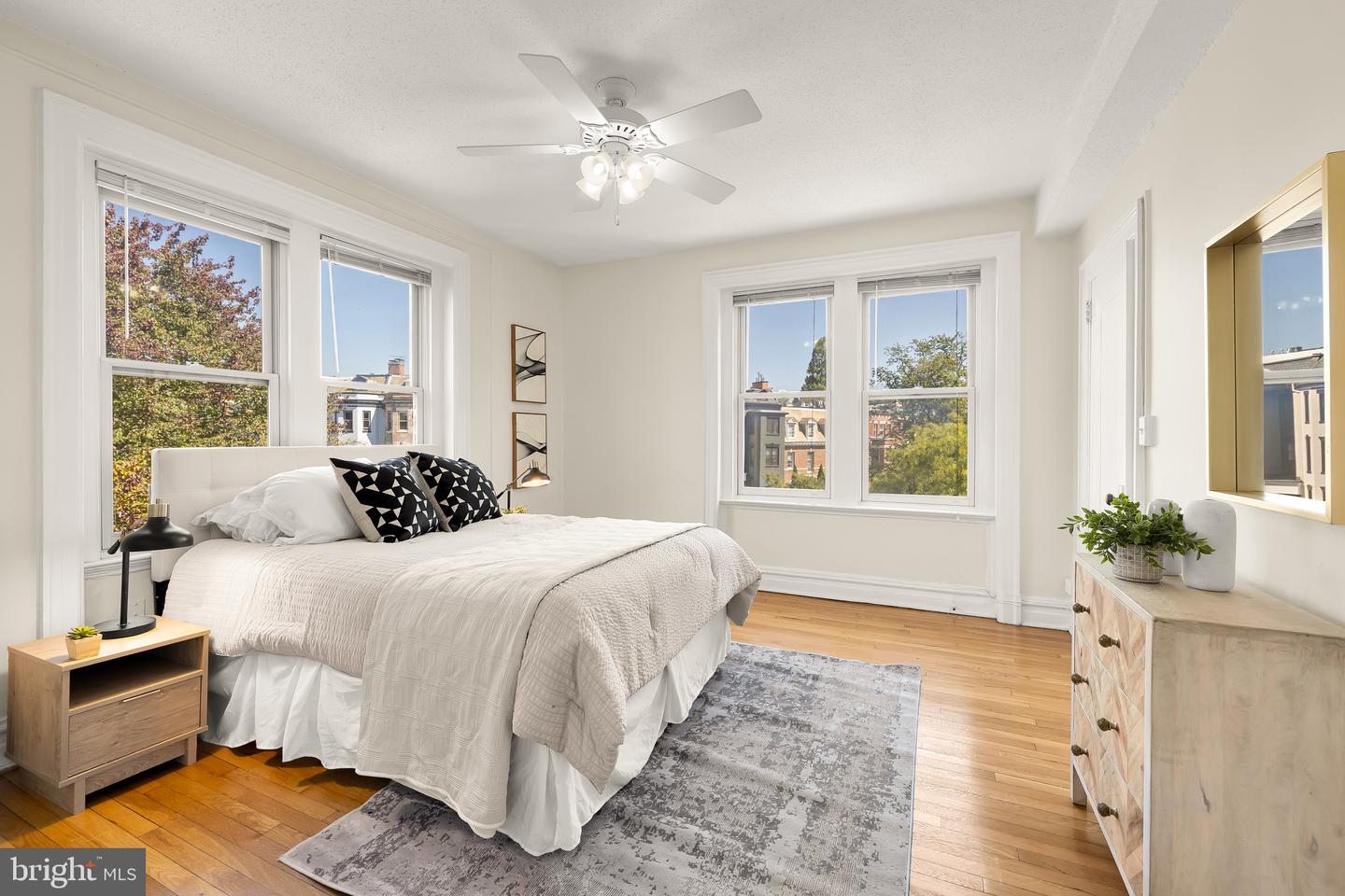 2456 20TH ST NW #UNIT 403, WASHINGTON, District Of Columbia 20009, 1 Bedroom Bedrooms, ,1 BathroomBathrooms,Residential,For sale,2456 20TH ST NW #UNIT 403,DCDC2240140 MLS # DCDC2240140