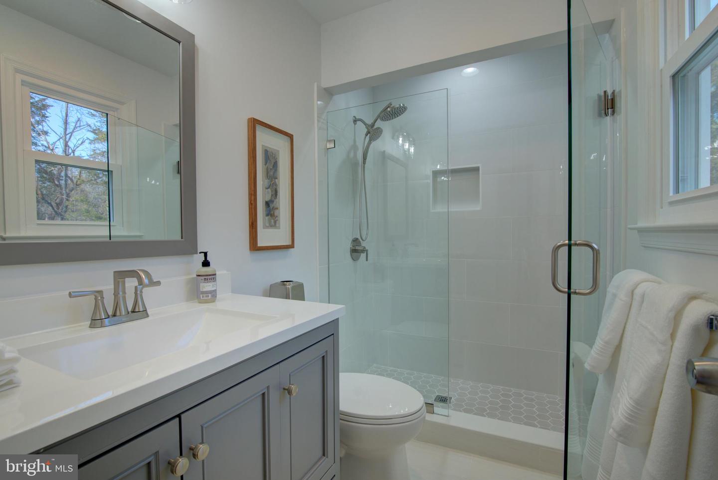 929 HOLLY CREEK DR, GREAT FALLS, Virginia 22066, 4 Bedrooms Bedrooms, ,3 BathroomsBathrooms,Residential,For sale,929 HOLLY CREEK DR,VAFX2284570 MLS # VAFX2284570