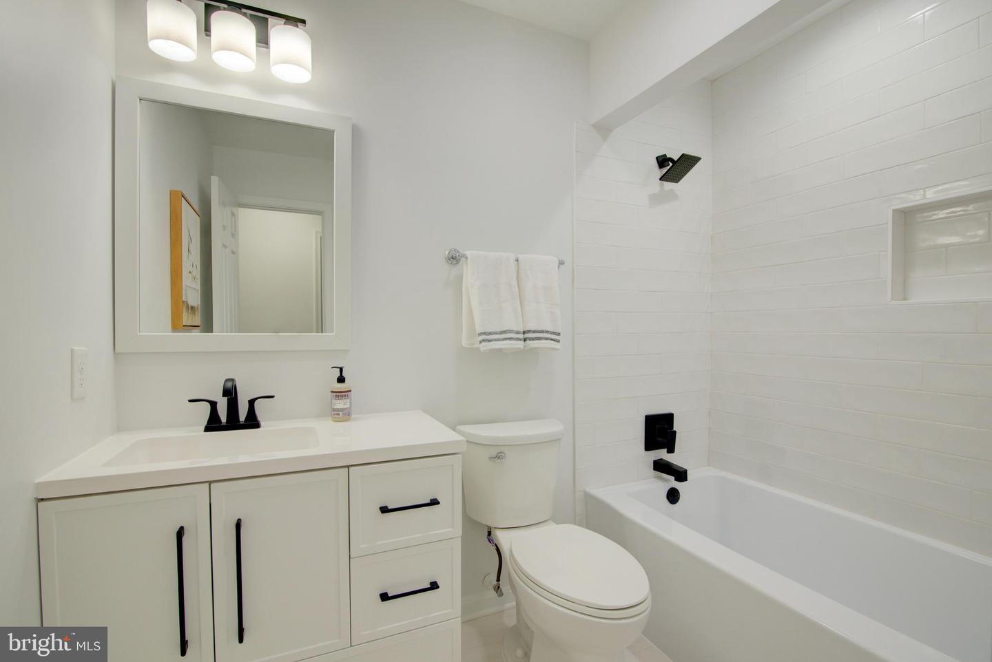 929 HOLLY CREEK DR, GREAT FALLS, Virginia 22066, 4 Bedrooms Bedrooms, ,3 BathroomsBathrooms,Residential,For sale,929 HOLLY CREEK DR,VAFX2284570 MLS # VAFX2284570