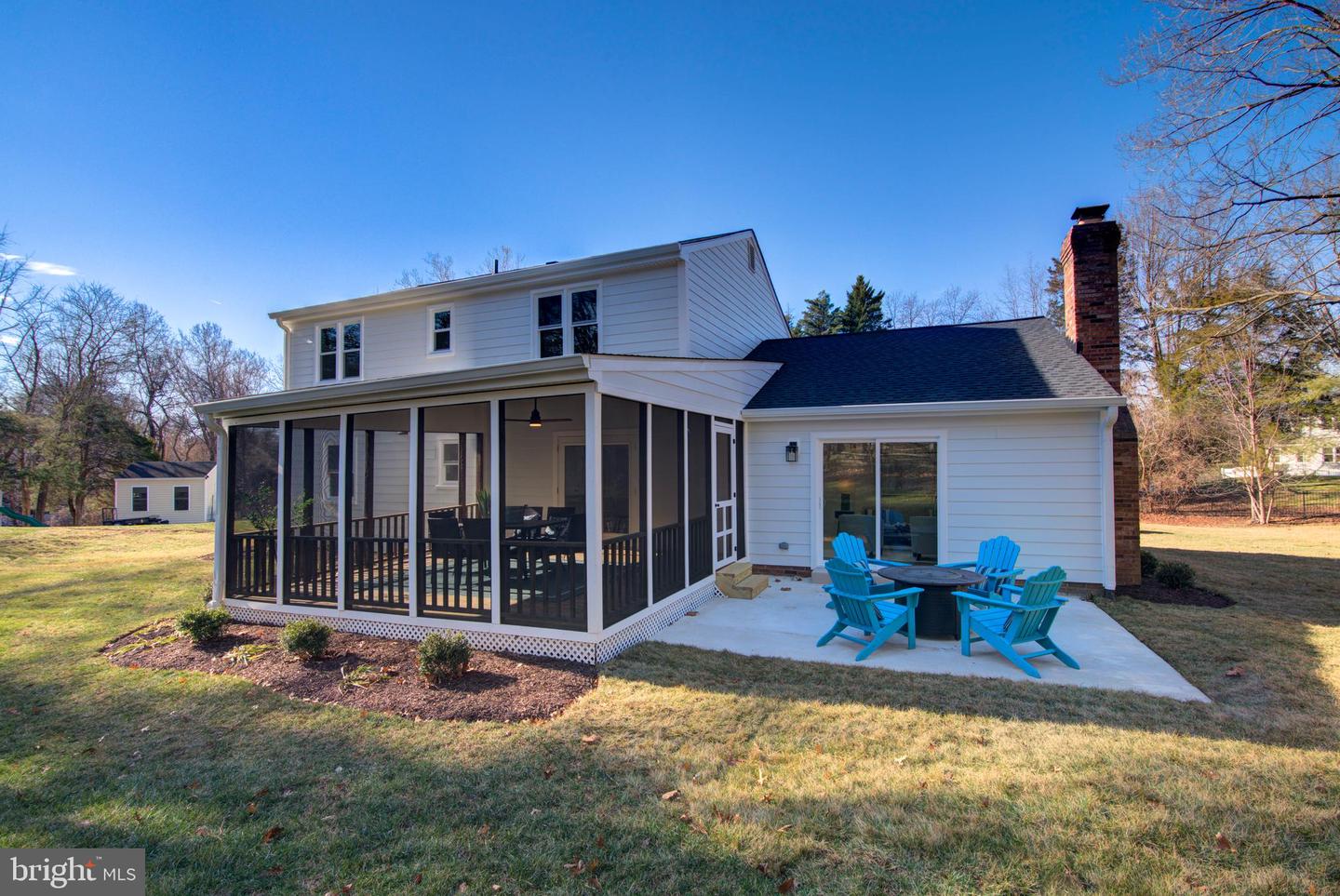 929 HOLLY CREEK DR, GREAT FALLS, Virginia 22066, 4 Bedrooms Bedrooms, ,3 BathroomsBathrooms,Residential,For sale,929 HOLLY CREEK DR,VAFX2284570 MLS # VAFX2284570