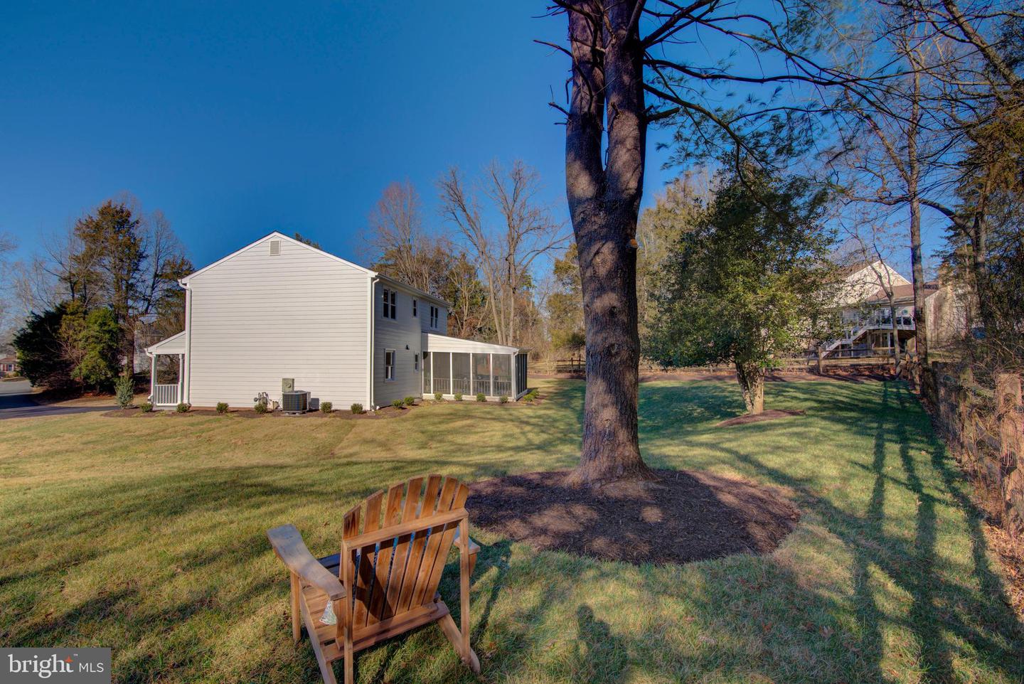 929 HOLLY CREEK DR, GREAT FALLS, Virginia 22066, 4 Bedrooms Bedrooms, ,3 BathroomsBathrooms,Residential,For sale,929 HOLLY CREEK DR,VAFX2284570 MLS # VAFX2284570