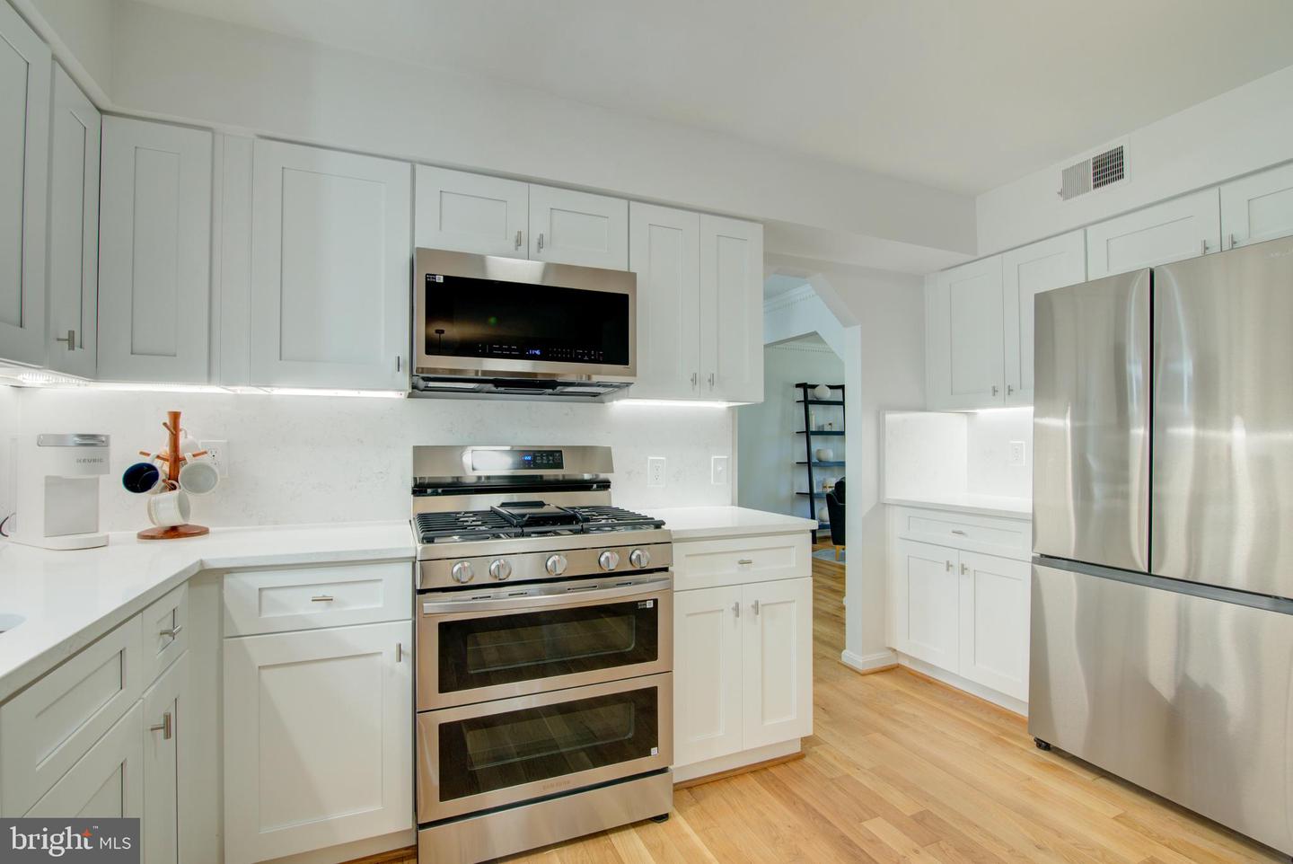 929 HOLLY CREEK DR, GREAT FALLS, Virginia 22066, 4 Bedrooms Bedrooms, ,3 BathroomsBathrooms,Residential,For sale,929 HOLLY CREEK DR,VAFX2284570 MLS # VAFX2284570