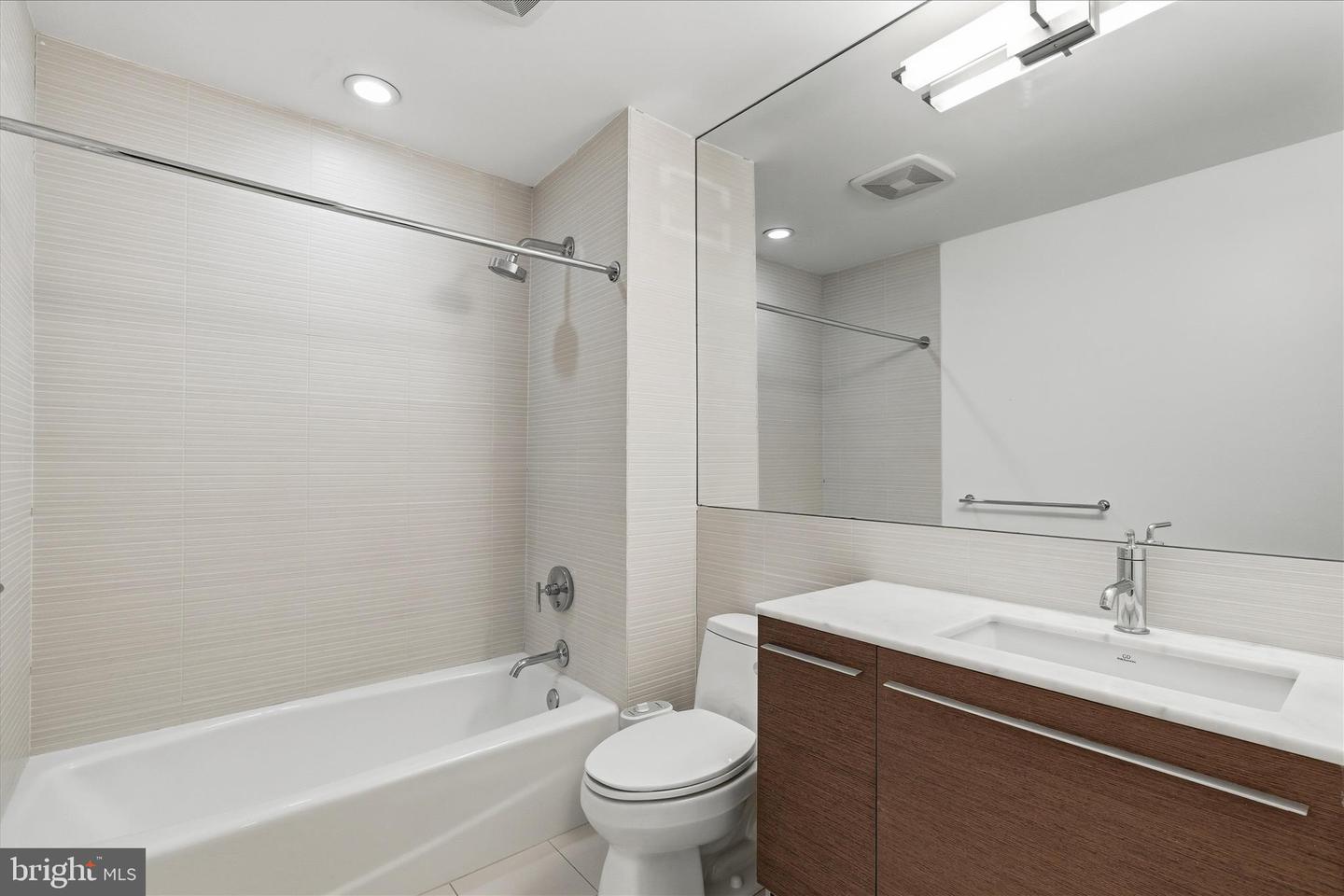 2818 CONNECTICUT AVE NW #5, WASHINGTON, District Of Columbia 20008, 2 Bedrooms Bedrooms, ,2 BathroomsBathrooms,Residential,For sale,2818 CONNECTICUT AVE NW #5,DCDC2240186 MLS # DCDC2240186