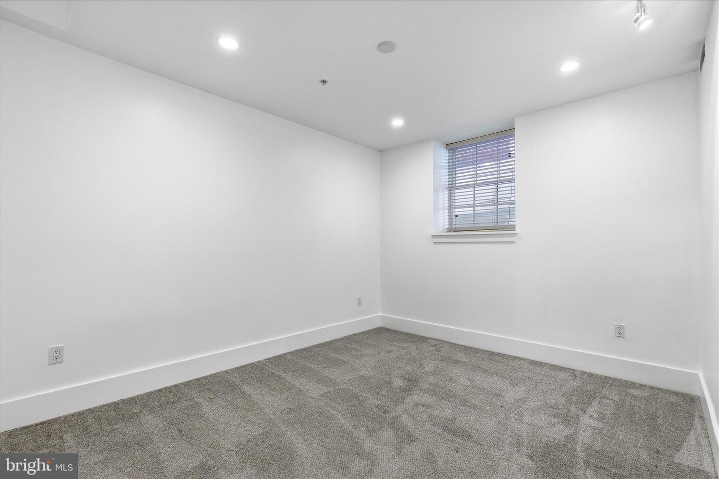 2818 CONNECTICUT AVE NW #5, WASHINGTON, District Of Columbia 20008, 2 Bedrooms Bedrooms, ,2 BathroomsBathrooms,Residential,For sale,2818 CONNECTICUT AVE NW #5,DCDC2240186 MLS # DCDC2240186