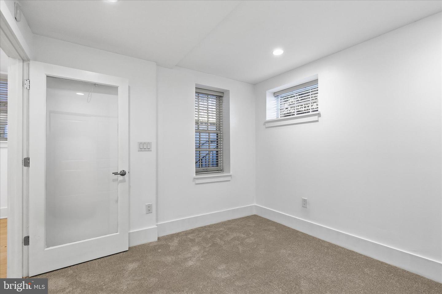 2818 CONNECTICUT AVE NW #5, WASHINGTON, District Of Columbia 20008, 2 Bedrooms Bedrooms, ,2 BathroomsBathrooms,Residential,For sale,2818 CONNECTICUT AVE NW #5,DCDC2240186 MLS # DCDC2240186