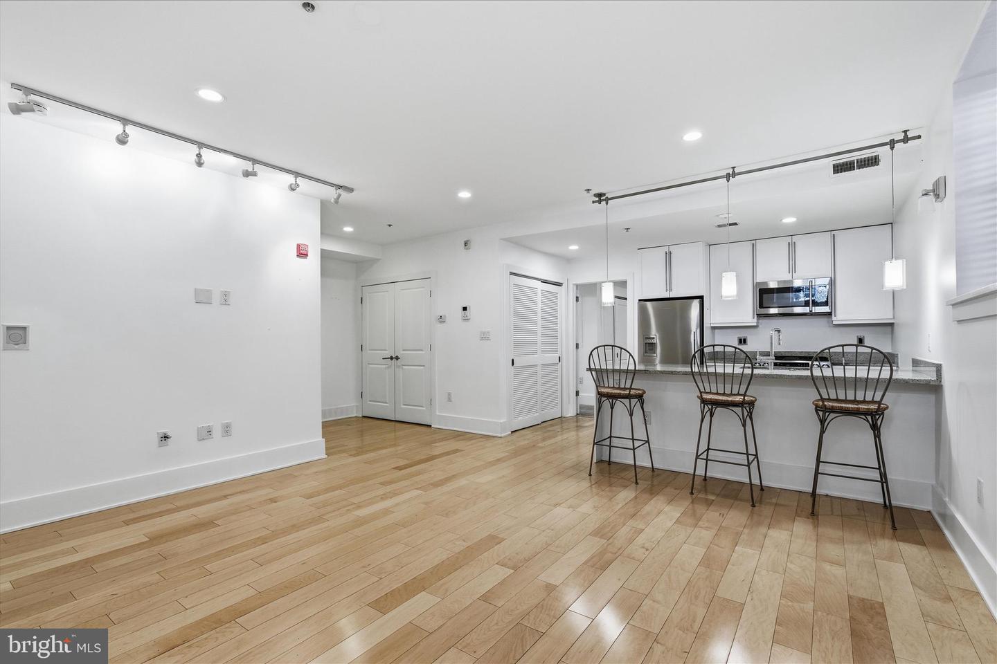 2818 CONNECTICUT AVE NW #5, WASHINGTON, District Of Columbia 20008, 2 Bedrooms Bedrooms, ,2 BathroomsBathrooms,Residential,For sale,2818 CONNECTICUT AVE NW #5,DCDC2240186 MLS # DCDC2240186