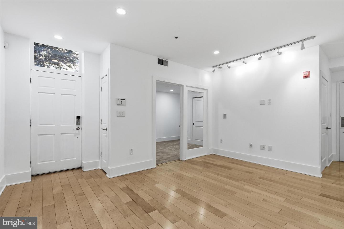 2818 CONNECTICUT AVE NW #5, WASHINGTON, District Of Columbia 20008, 2 Bedrooms Bedrooms, ,2 BathroomsBathrooms,Residential,For sale,2818 CONNECTICUT AVE NW #5,DCDC2240186 MLS # DCDC2240186