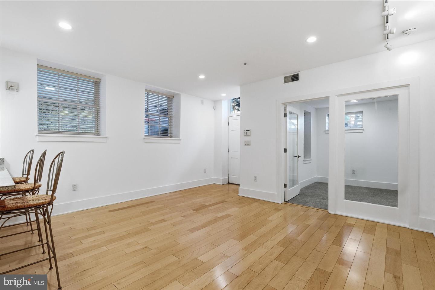 2818 CONNECTICUT AVE NW #5, WASHINGTON, District Of Columbia 20008, 2 Bedrooms Bedrooms, ,2 BathroomsBathrooms,Residential,For sale,2818 CONNECTICUT AVE NW #5,DCDC2240186 MLS # DCDC2240186