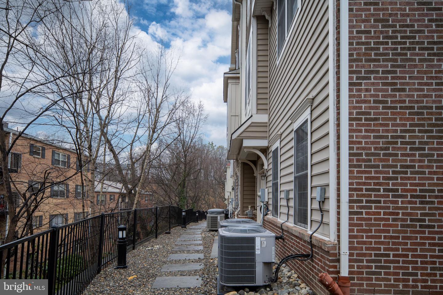 500 TRIADELPHIA WAY, ALEXANDRIA, Virginia 22312, 3 Bedrooms Bedrooms, ,2 BathroomsBathrooms,Residential,For sale,500 TRIADELPHIA WAY,VAAX2052954 MLS # VAAX2052954