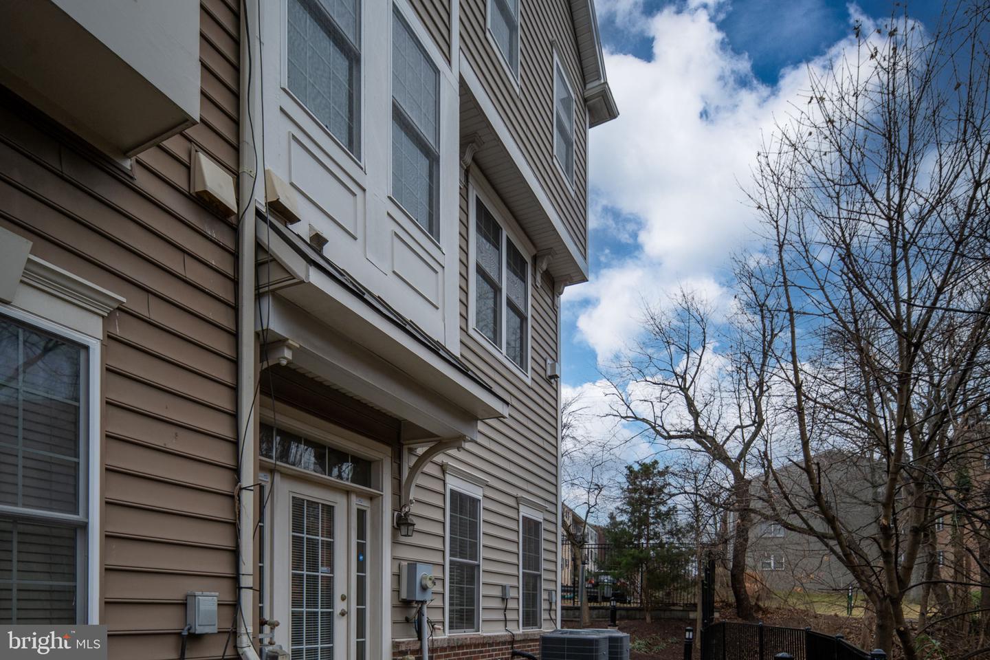 500 TRIADELPHIA WAY, ALEXANDRIA, Virginia 22312, 3 Bedrooms Bedrooms, ,2 BathroomsBathrooms,Residential,For sale,500 TRIADELPHIA WAY,VAAX2052954 MLS # VAAX2052954