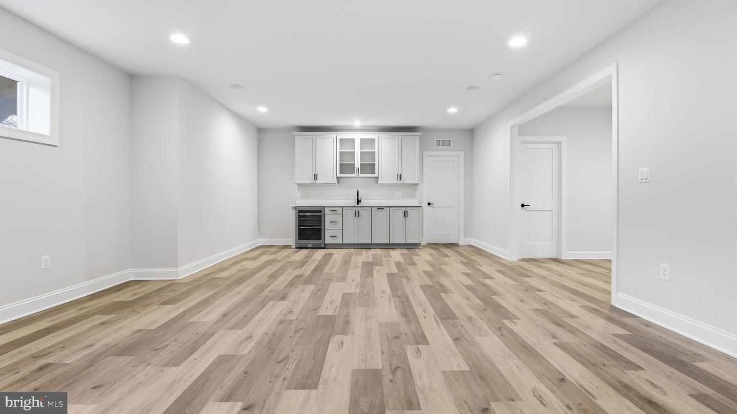 1816 N JACKSON ST, ARLINGTON, Virginia 22201, 5 Bedrooms Bedrooms, ,4 BathroomsBathrooms,Residential,For sale,1816 N JACKSON ST,VAAR2067506 MLS # VAAR2067506