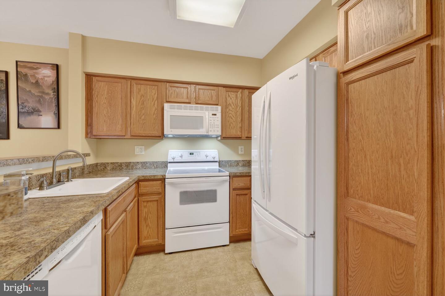 6908-VICTORIA DR #B, ALEXANDRIA, Virginia 22310, 2 Bedrooms Bedrooms, ,2 BathroomsBathrooms,Residential,For sale,6908-VICTORIA DR #B,VAFX2284814 MLS # VAFX2284814