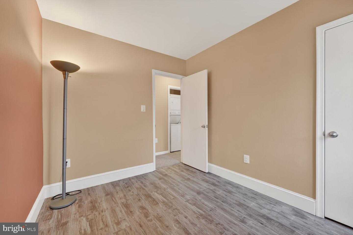 6908-VICTORIA DR #B, ALEXANDRIA, Virginia 22310, 2 Bedrooms Bedrooms, ,2 BathroomsBathrooms,Residential,For sale,6908-VICTORIA DR #B,VAFX2284814 MLS # VAFX2284814