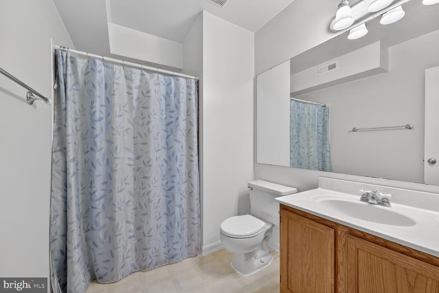 6908-VICTORIA DR #B, ALEXANDRIA, Virginia 22310, 2 Bedrooms Bedrooms, ,2 BathroomsBathrooms,Residential,For sale,6908-VICTORIA DR #B,VAFX2284814 MLS # VAFX2284814