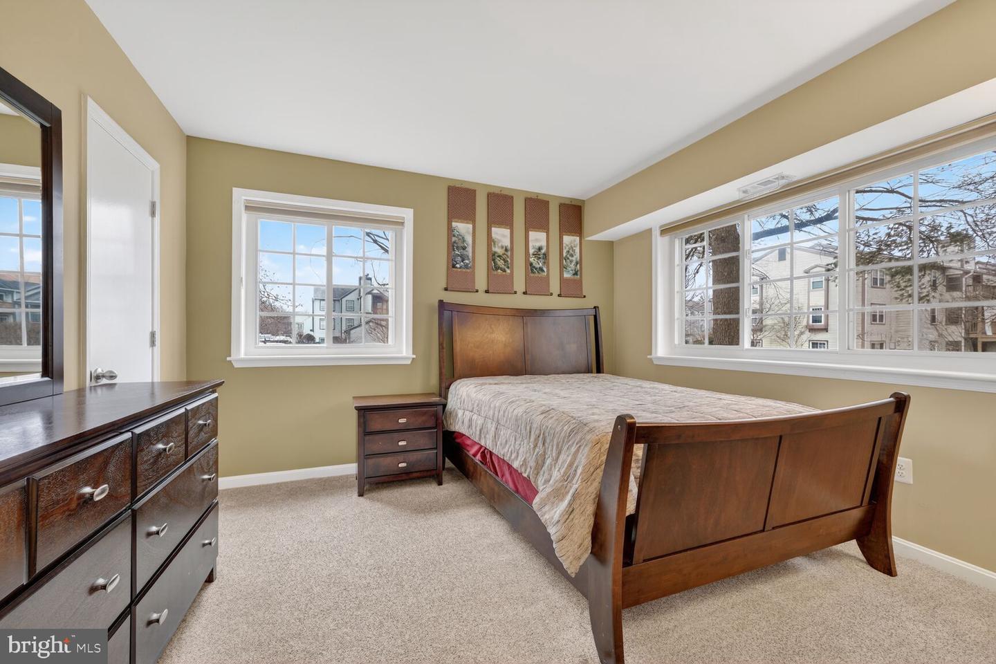 6908-VICTORIA DR #B, ALEXANDRIA, Virginia 22310, 2 Bedrooms Bedrooms, ,2 BathroomsBathrooms,Residential,For sale,6908-VICTORIA DR #B,VAFX2284814 MLS # VAFX2284814