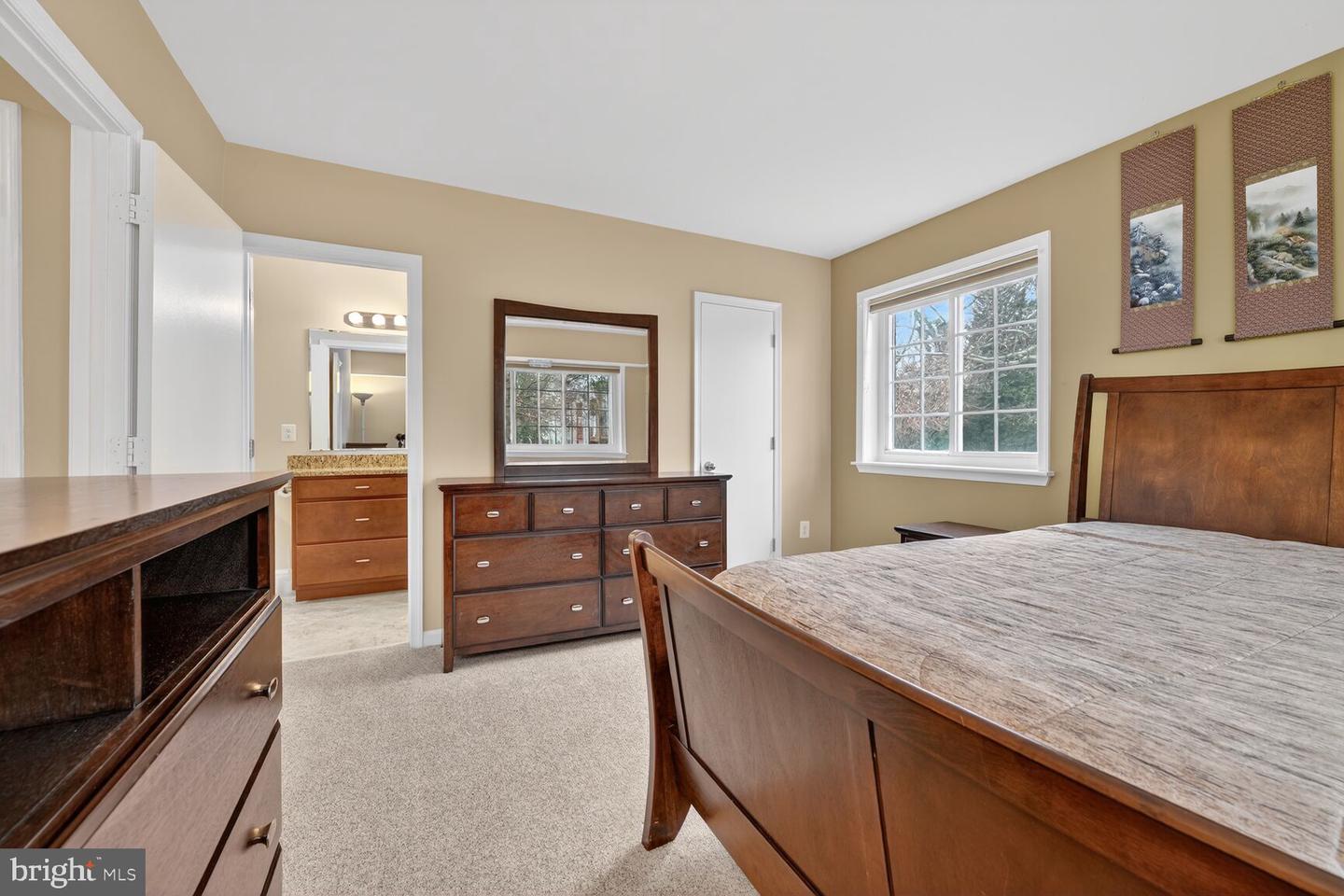 6908-VICTORIA DR #B, ALEXANDRIA, Virginia 22310, 2 Bedrooms Bedrooms, ,2 BathroomsBathrooms,Residential,For sale,6908-VICTORIA DR #B,VAFX2284814 MLS # VAFX2284814