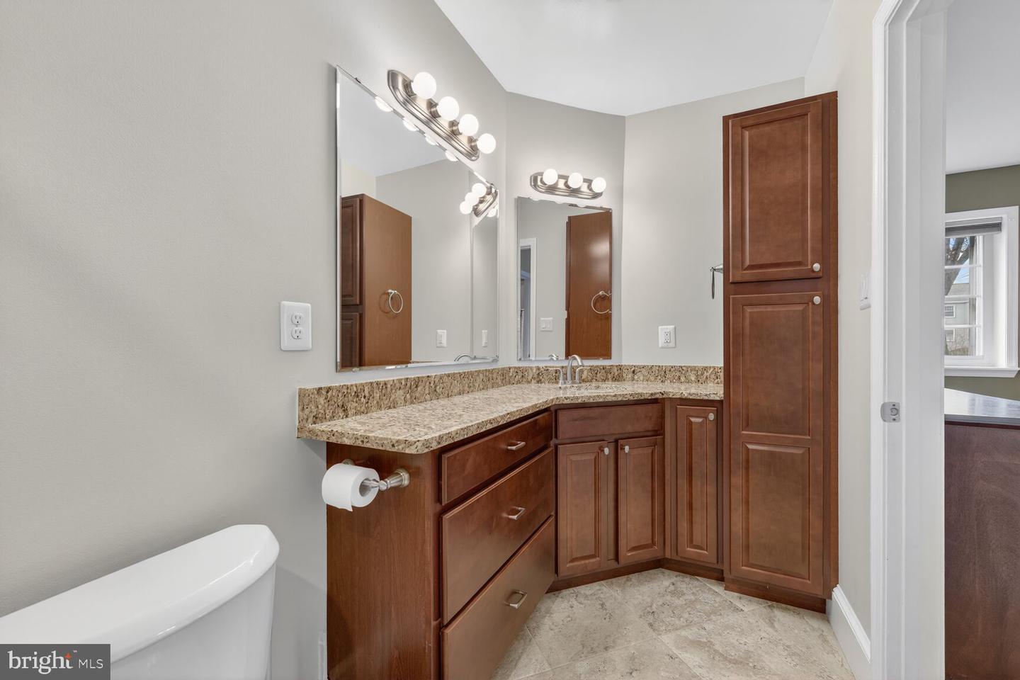 6908-VICTORIA DR #B, ALEXANDRIA, Virginia 22310, 2 Bedrooms Bedrooms, ,2 BathroomsBathrooms,Residential,For sale,6908-VICTORIA DR #B,VAFX2284814 MLS # VAFX2284814