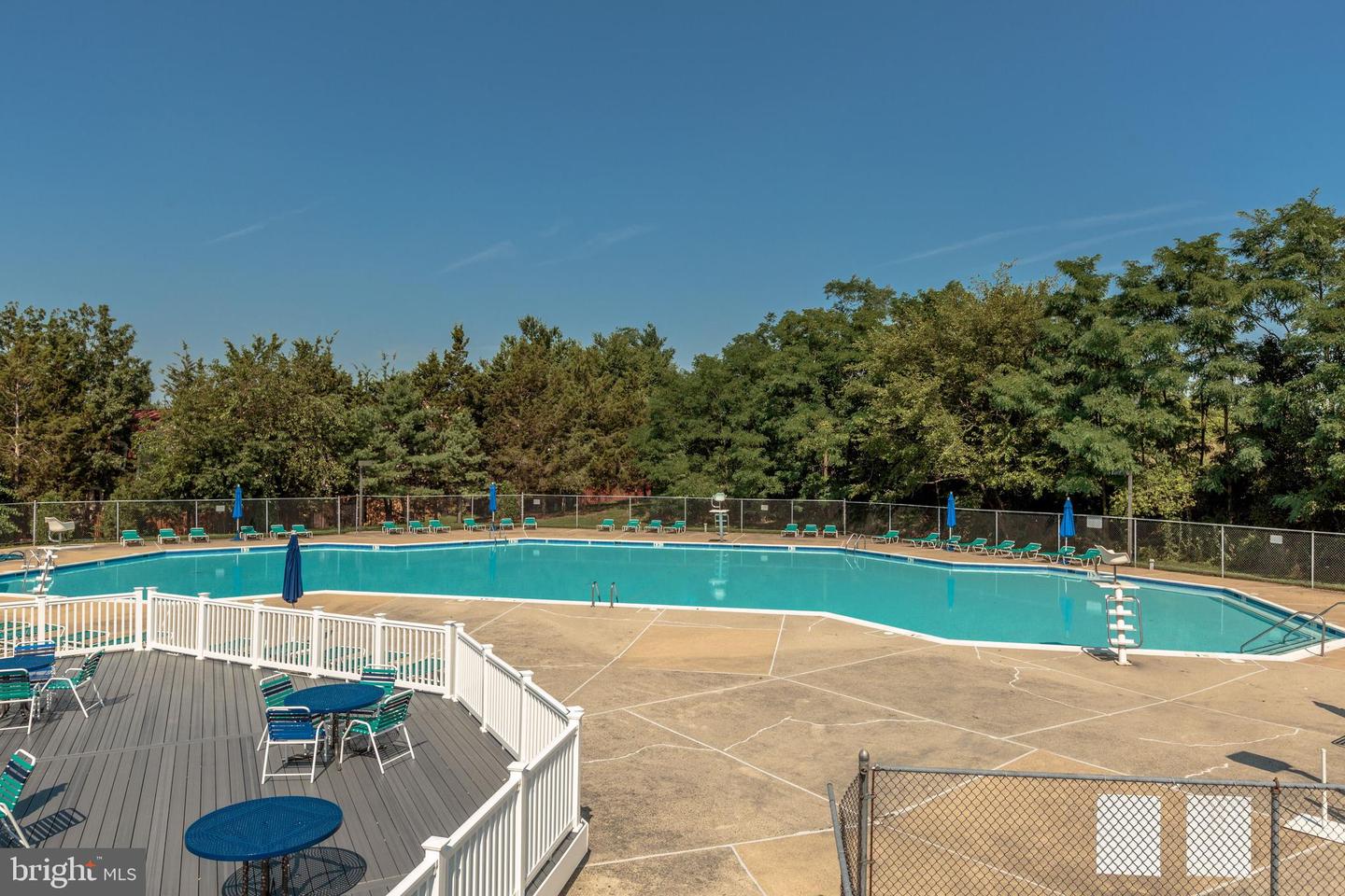 6908-VICTORIA DR #B, ALEXANDRIA, Virginia 22310, 2 Bedrooms Bedrooms, ,2 BathroomsBathrooms,Residential,For sale,6908-VICTORIA DR #B,VAFX2284814 MLS # VAFX2284814