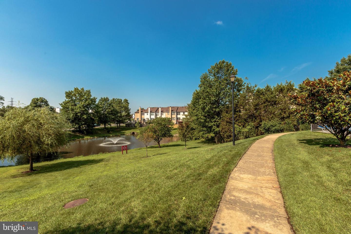 6908-VICTORIA DR #B, ALEXANDRIA, Virginia 22310, 2 Bedrooms Bedrooms, ,2 BathroomsBathrooms,Residential,For sale,6908-VICTORIA DR #B,VAFX2284814 MLS # VAFX2284814