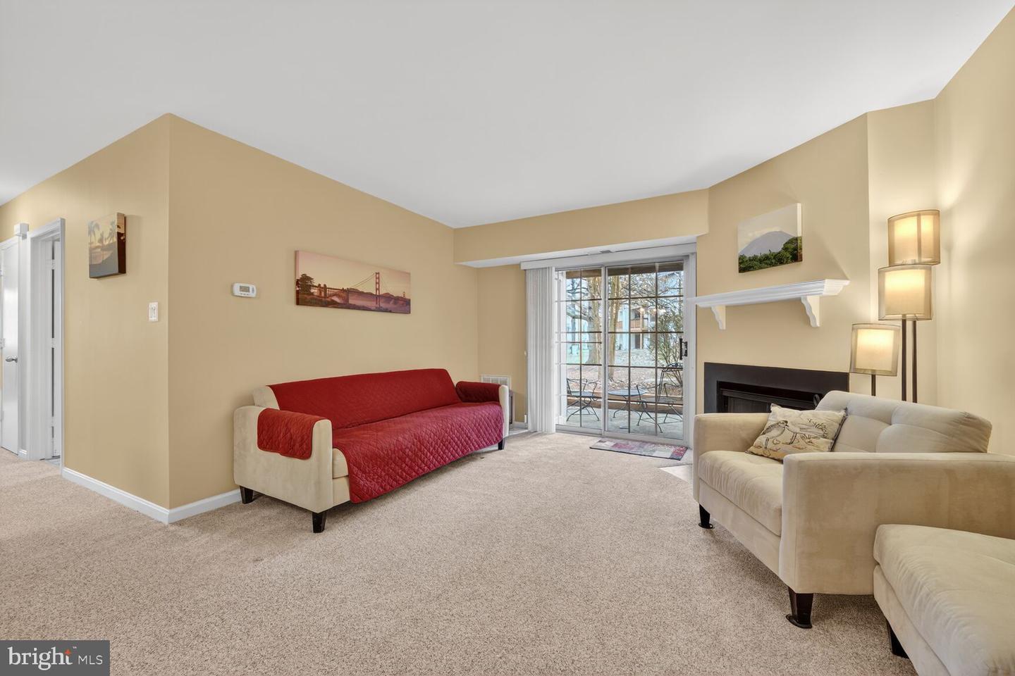 6908-VICTORIA DR #B, ALEXANDRIA, Virginia 22310, 2 Bedrooms Bedrooms, ,2 BathroomsBathrooms,Residential,For sale,6908-VICTORIA DR #B,VAFX2284814 MLS # VAFX2284814