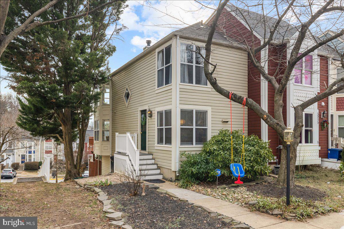 5913 SIR CAMBRIDGE WAY, ALEXANDRIA, Virginia 22315, 3 Bedrooms Bedrooms, ,2 BathroomsBathrooms,Residential,For sale,5913 SIR CAMBRIDGE WAY,VAFX2284832 MLS # VAFX2284832