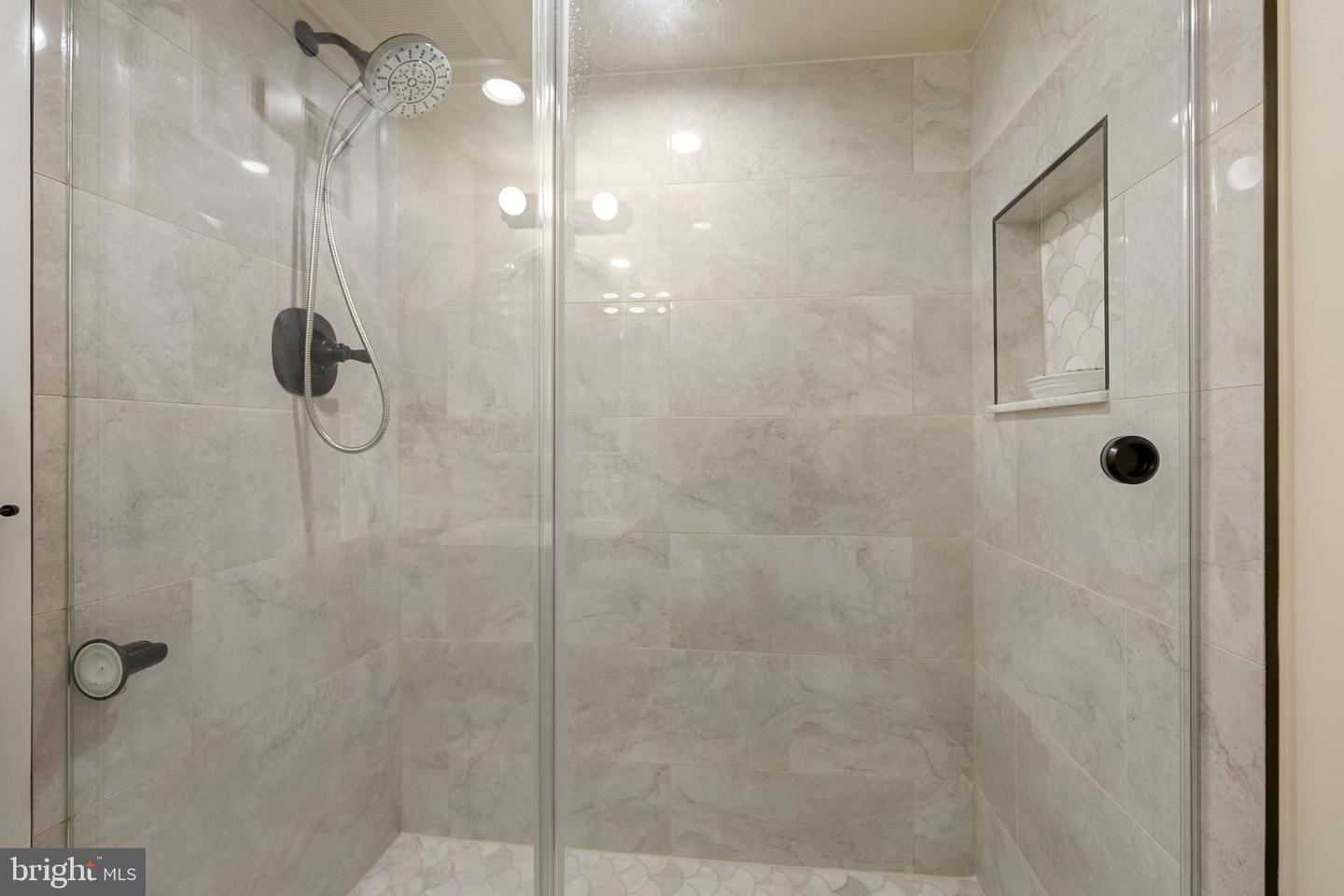 4627 36TH ST S #A1, ARLINGTON, Virginia 22206, 1 Bedroom Bedrooms, ,2 BathroomsBathrooms,Residential,For sale,4627 36TH ST S #A1,VAAR2067554 MLS # VAAR2067554