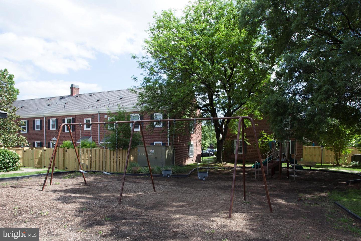 4627 36TH ST S #A1, ARLINGTON, Virginia 22206, 1 Bedroom Bedrooms, ,2 BathroomsBathrooms,Residential,For sale,4627 36TH ST S #A1,VAAR2067554 MLS # VAAR2067554