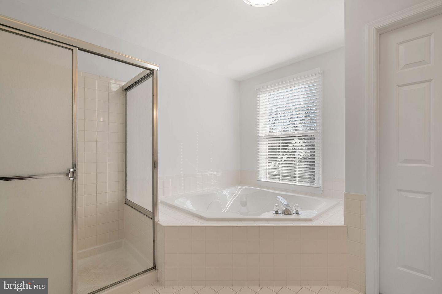 20913 SOLOMONS CT, STERLING, Virginia 20165, 5 Bedrooms Bedrooms, 12 Rooms Rooms,3 BathroomsBathrooms,Residential,For sale,20913 SOLOMONS CT,VALO2113668 MLS # VALO2113668