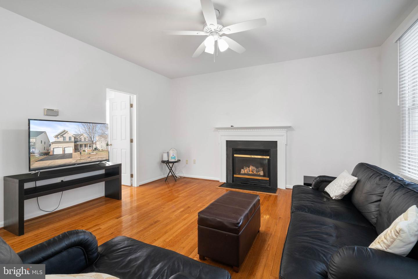 20913 SOLOMONS CT, STERLING, Virginia 20165, 5 Bedrooms Bedrooms, 12 Rooms Rooms,3 BathroomsBathrooms,Residential,For sale,20913 SOLOMONS CT,VALO2113668 MLS # VALO2113668