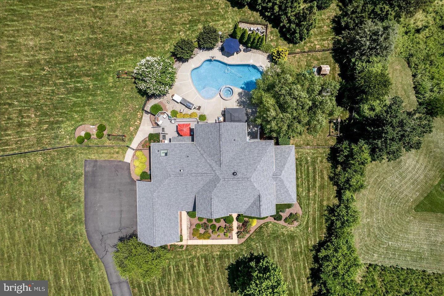 18132 SHENSTONE CT, LEESBURG, Virginia 20175, 4 Bedrooms Bedrooms, 22 Rooms Rooms,5 BathroomsBathrooms,Residential,For sale,18132 SHENSTONE CT,VALO2113678 MLS # VALO2113678