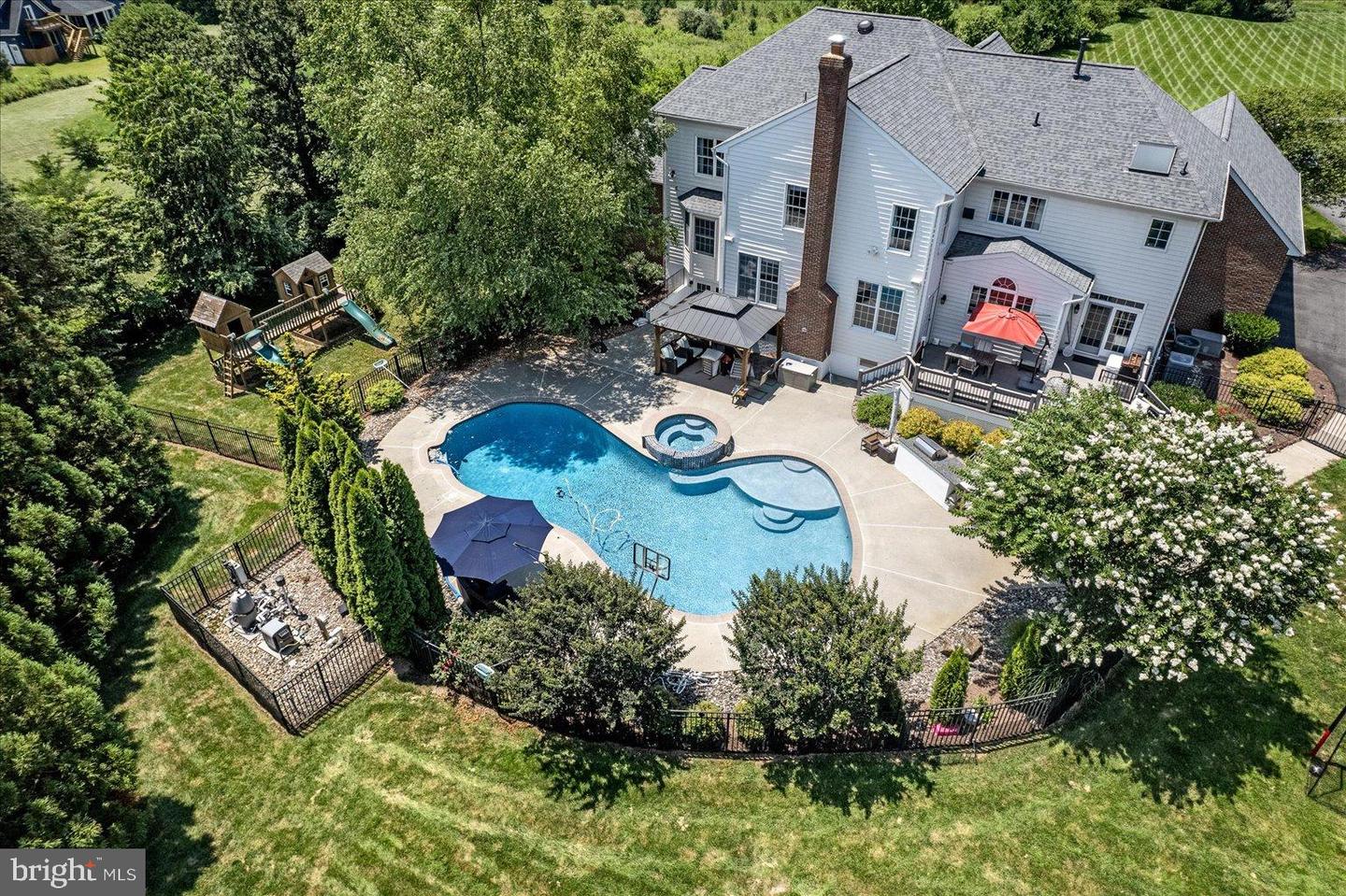 18132 SHENSTONE CT, LEESBURG, Virginia 20175, 4 Bedrooms Bedrooms, 22 Rooms Rooms,5 BathroomsBathrooms,Residential,For sale,18132 SHENSTONE CT,VALO2113678 MLS # VALO2113678