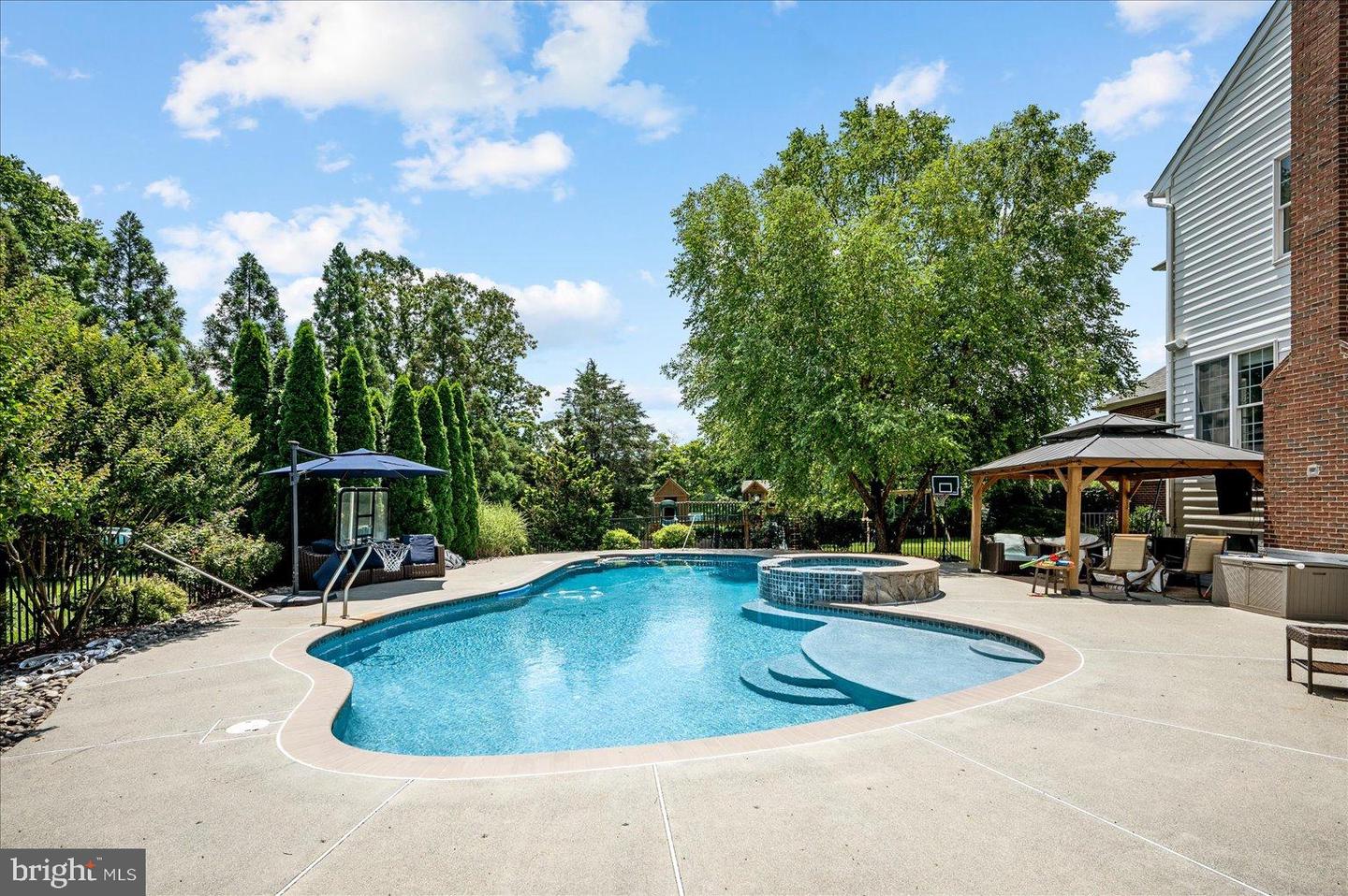 18132 SHENSTONE CT, LEESBURG, Virginia 20175, 4 Bedrooms Bedrooms, 22 Rooms Rooms,5 BathroomsBathrooms,Residential,For sale,18132 SHENSTONE CT,VALO2113678 MLS # VALO2113678