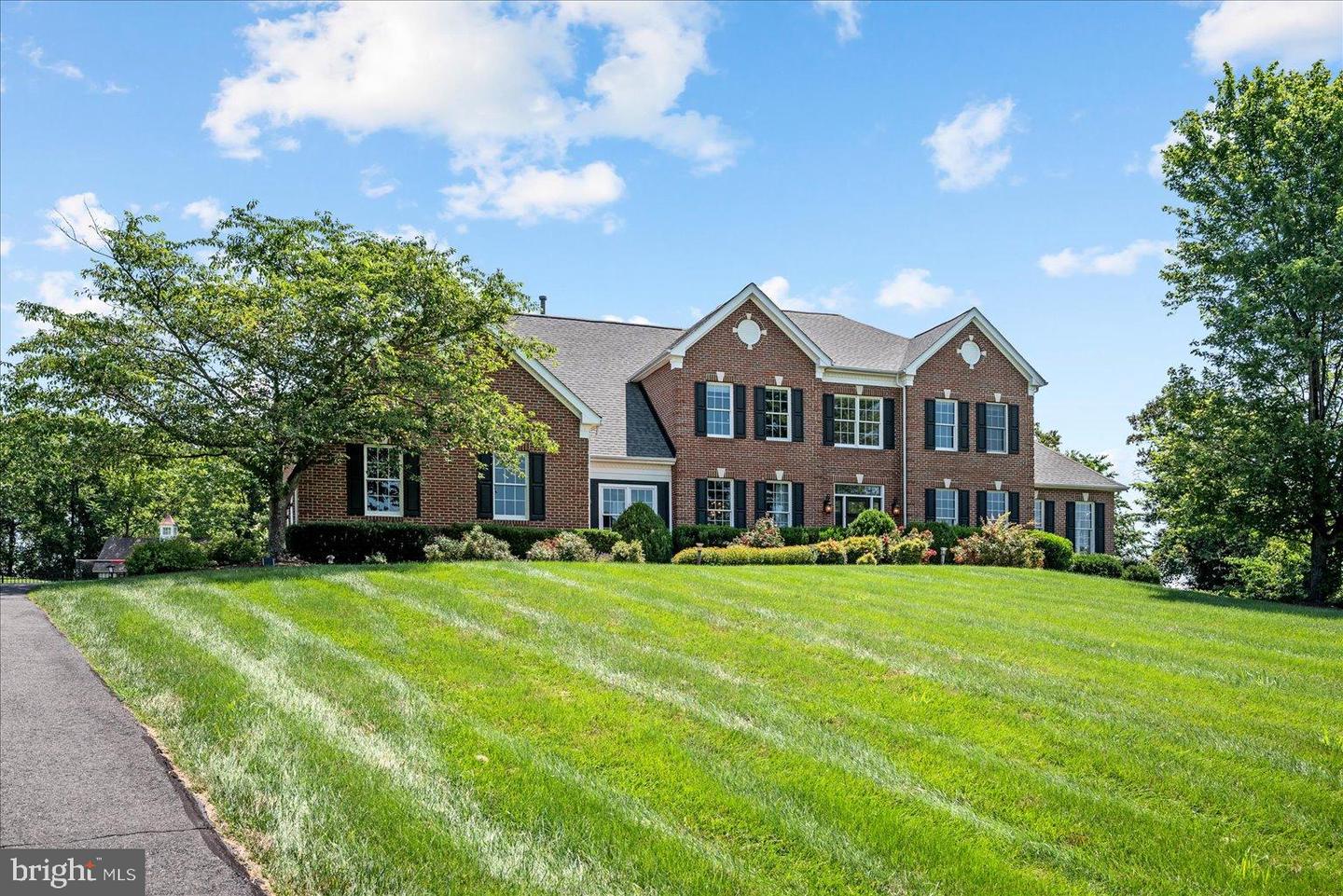 18132 SHENSTONE CT, LEESBURG, Virginia 20175, 4 Bedrooms Bedrooms, 22 Rooms Rooms,5 BathroomsBathrooms,Residential,For sale,18132 SHENSTONE CT,VALO2113678 MLS # VALO2113678