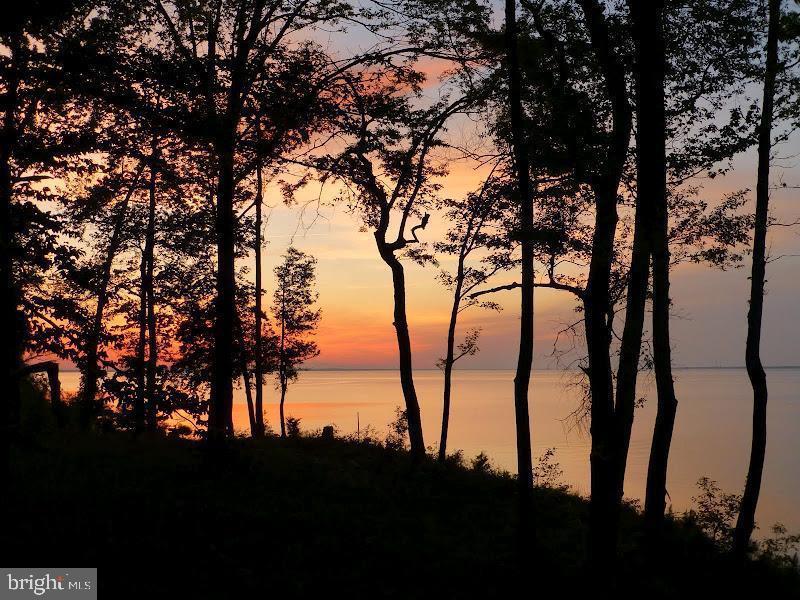 1077 N INDEPENDENCE DR, MONTROSS, Virginia 22520, 3 Bedrooms Bedrooms, 5 Rooms Rooms,2 BathroomsBathrooms,Residential,For sale,1077 N INDEPENDENCE DR,VAWE2010350 MLS # VAWE2010350