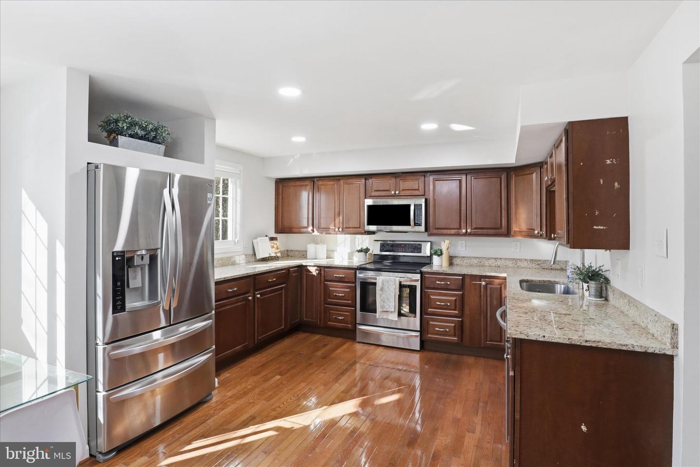 6007 CHICORY PL, ALEXANDRIA, Virginia 22310, 3 Bedrooms Bedrooms, ,3 BathroomsBathrooms,Residential,For sale,6007 CHICORY PL,VAFX2285002 MLS # VAFX2285002