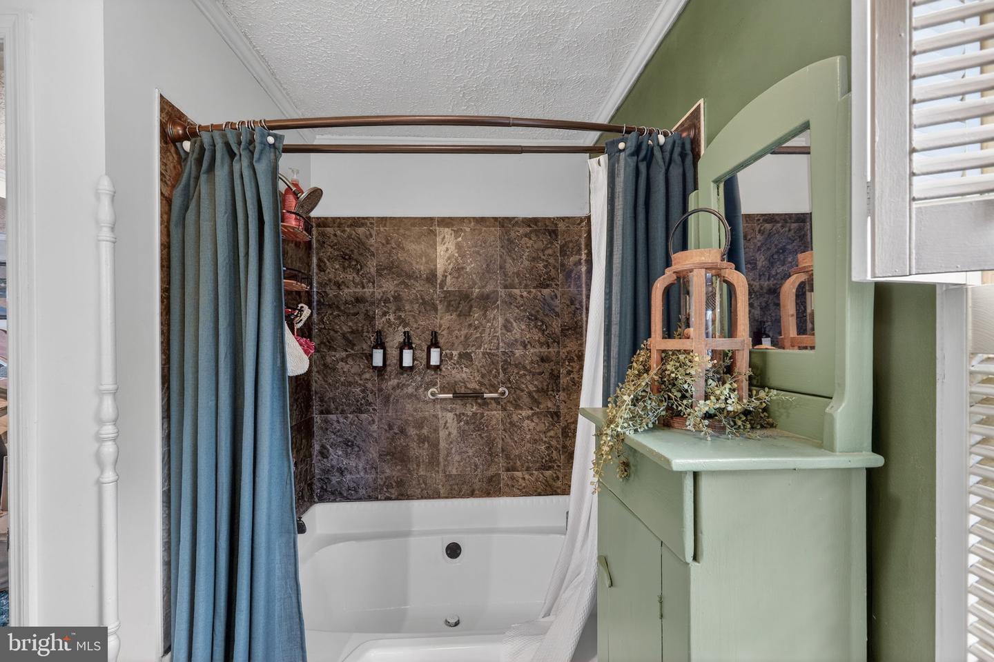 236 KUMP DR, GORE, Virginia 22637, 4 Bedrooms Bedrooms, ,4 BathroomsBathrooms,Residential,For sale,236 KUMP DR,VAFV2038806 MLS # VAFV2038806