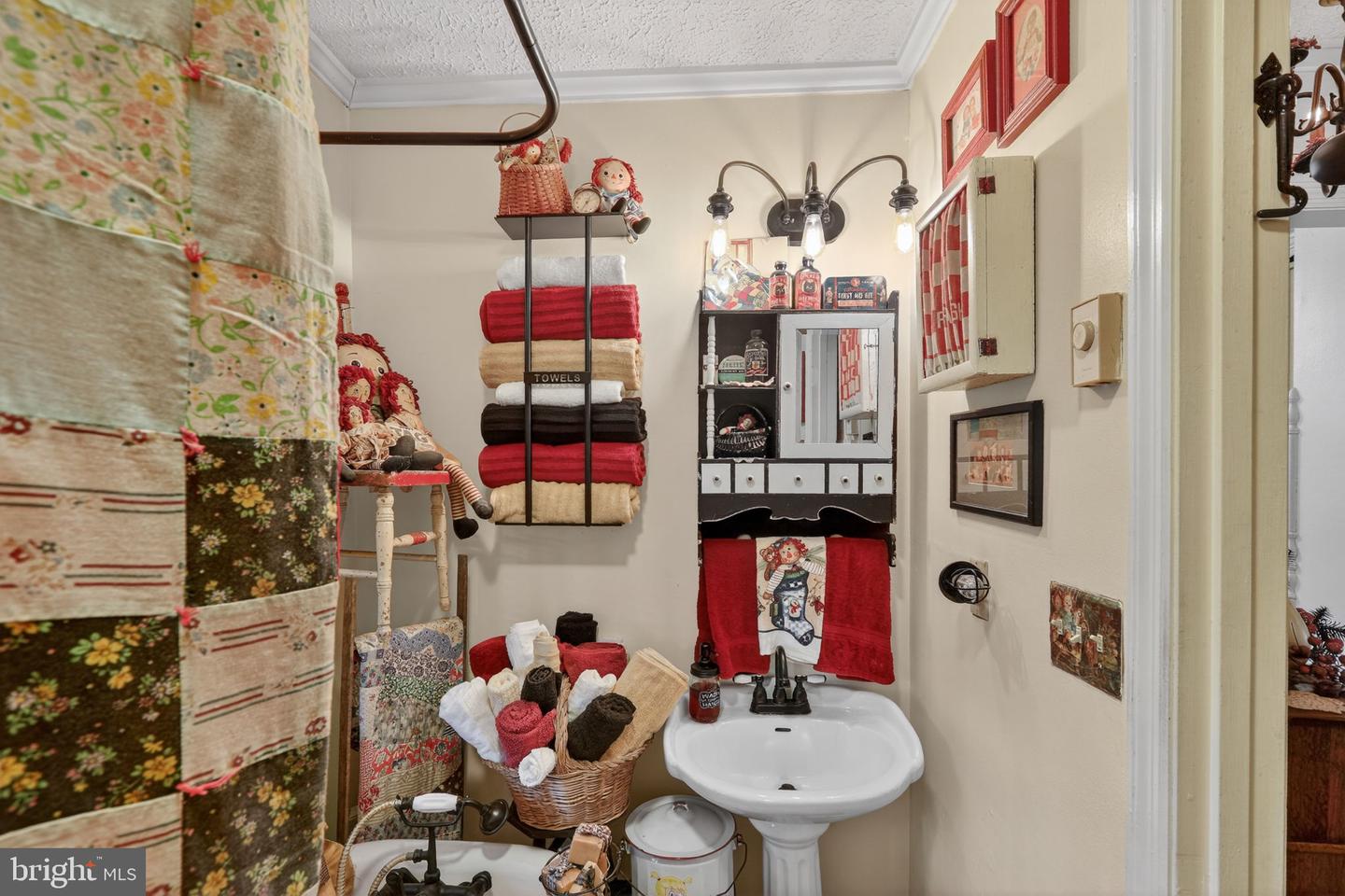 236 KUMP DR, GORE, Virginia 22637, 4 Bedrooms Bedrooms, ,4 BathroomsBathrooms,Residential,For sale,236 KUMP DR,VAFV2038806 MLS # VAFV2038806