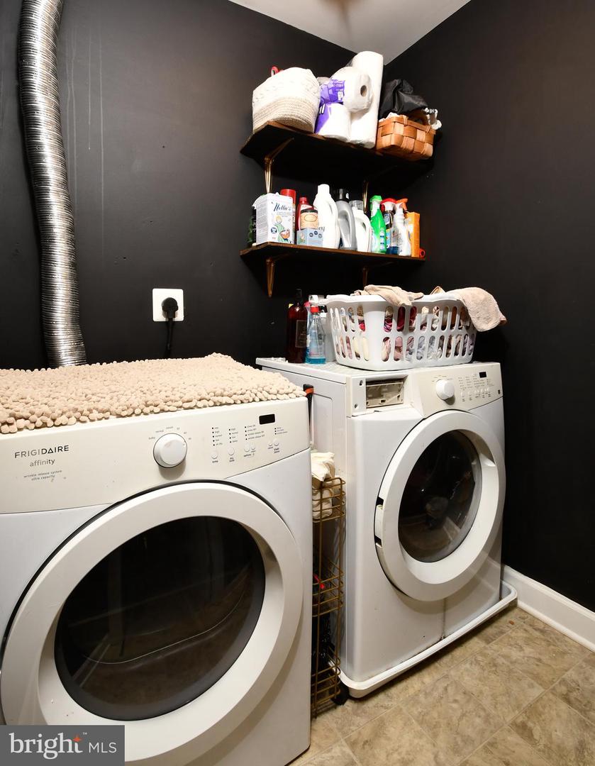 109 12TH ST, COLONIAL BEACH, Virginia 22443, 4 Bedrooms Bedrooms, 7 Rooms Rooms,2 BathroomsBathrooms,Residential,For sale,109 12TH ST,VAWE2010354 MLS # VAWE2010354