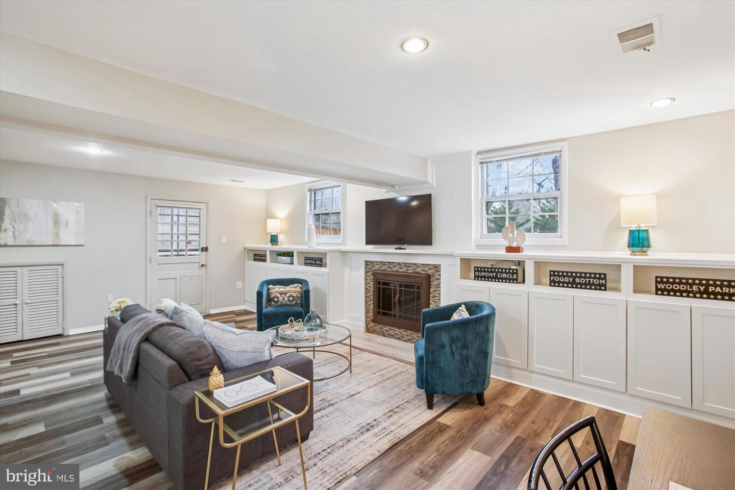 8443 PORTER LN, ALEXANDRIA, Virginia 22308, 4 Bedrooms Bedrooms, ,3 BathroomsBathrooms,Residential,For sale,8443 PORTER LN,VAFX2285164 MLS # VAFX2285164