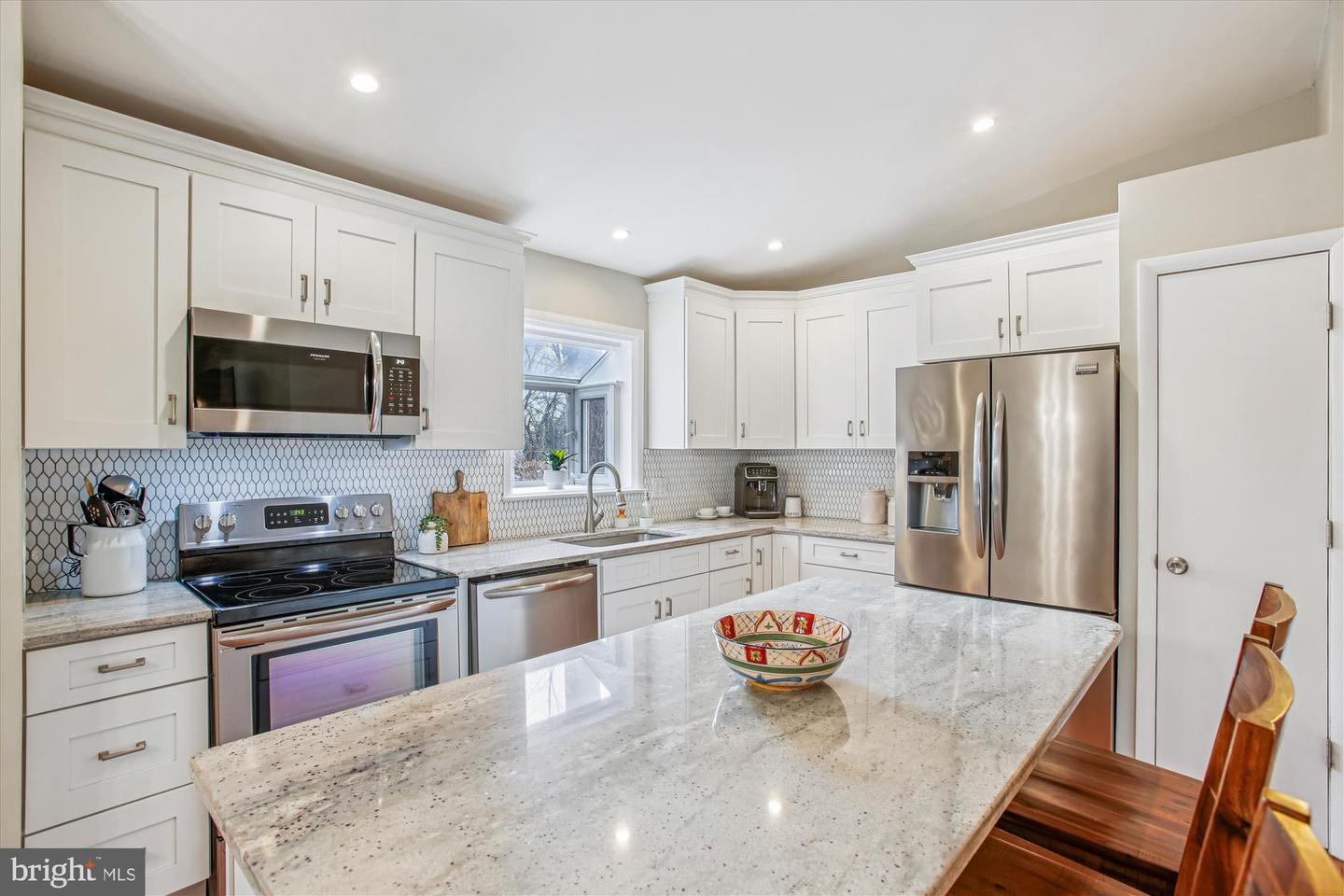 8443 PORTER LN, ALEXANDRIA, Virginia 22308, 4 Bedrooms Bedrooms, ,3 BathroomsBathrooms,Residential,For sale,8443 PORTER LN,VAFX2285164 MLS # VAFX2285164