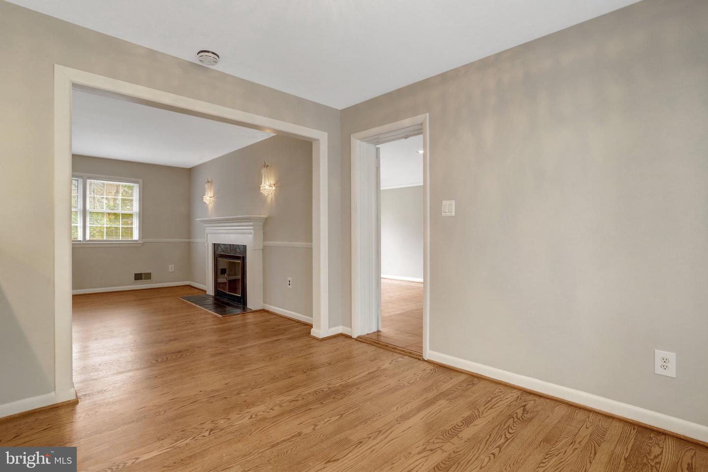 3716 N VERNON ST, ARLINGTON, Virginia 22207, 6 Bedrooms Bedrooms, 12 Rooms Rooms,3 BathroomsBathrooms,Residential,For sale,3716 N VERNON ST,VAAR2067612 MLS # VAAR2067612